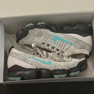 Nike Air VaporMax Flyknit Sneakers